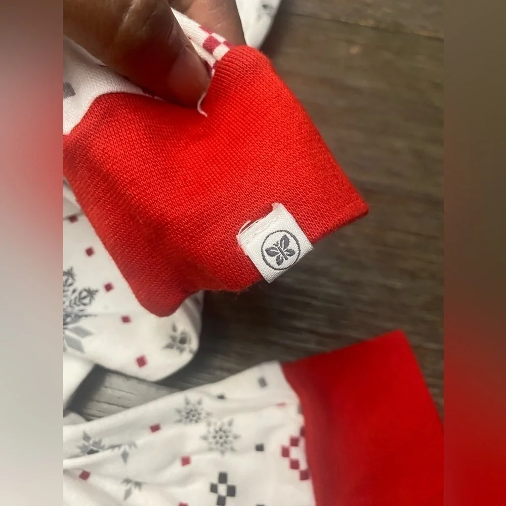 Honest Kids  2-piece Pajama Set Size Small Red White Black